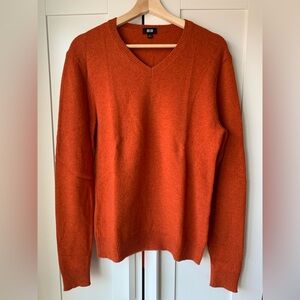 Uniqlo Men's 100% Wool Orange V-Neck Sweater, M